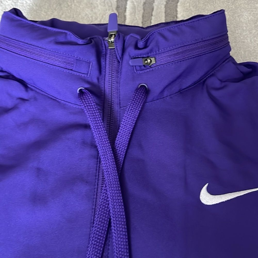Nike Dry Women’s Purple Full Zip Jacket - Picture 8 of 14